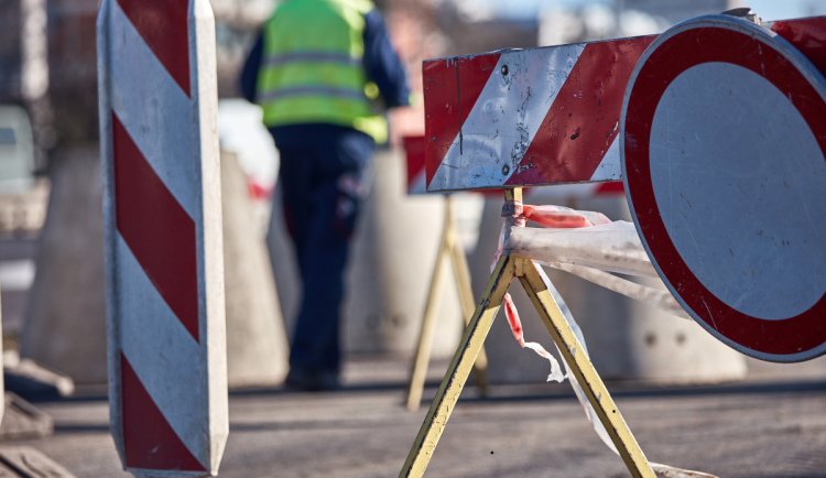 Dnes začíná uzavírka silnice mezi Novými Lesy a Dvorem Králové nad Labem