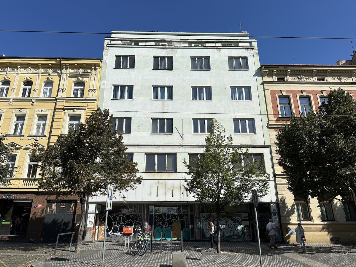 Chátrající Baťův dům se konečně dočká opravy. Vzniknou v něm bezbariérové byty