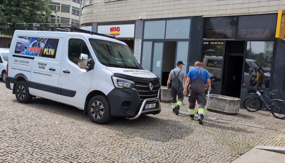 Při výbuchu plynu na Americké třídě utrpěl popáleniny dvaapadesátiletý muž