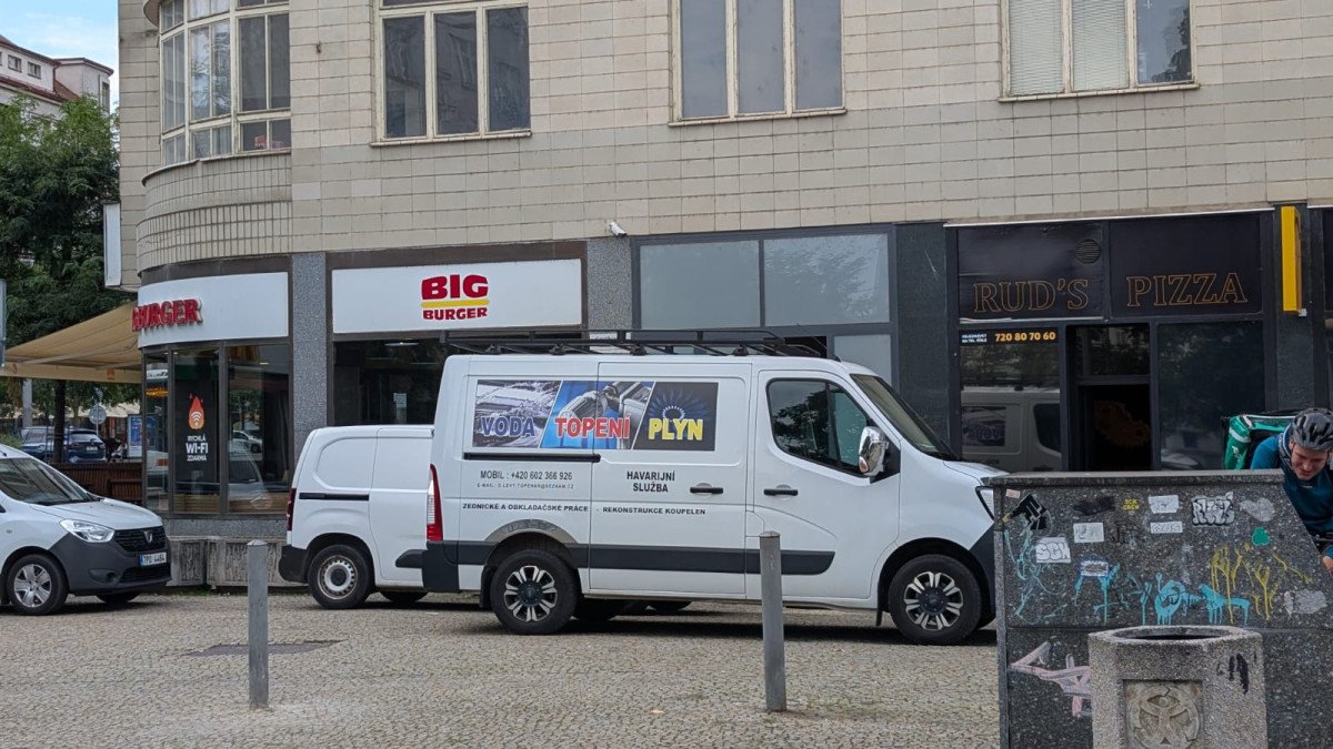 Při výbuchu plynu na Americké třídě utrpěl popáleniny dvaapadesátiletý muž