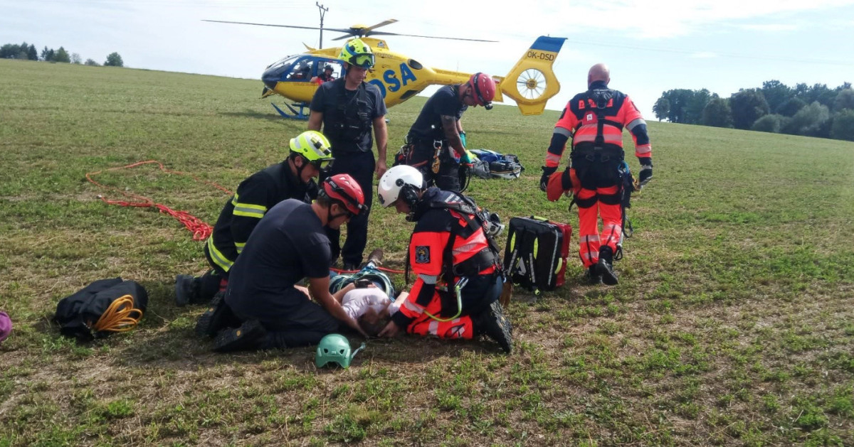 Mladá lezkyně zkolabovala na ferratě, záchranáři pro ni museli slanit