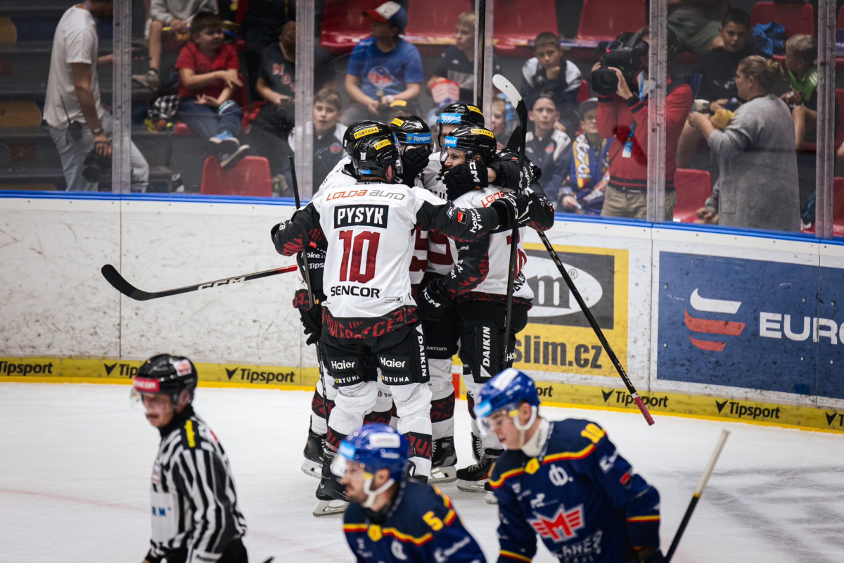 Hokejisté Sparty vyhráli 3:2.
