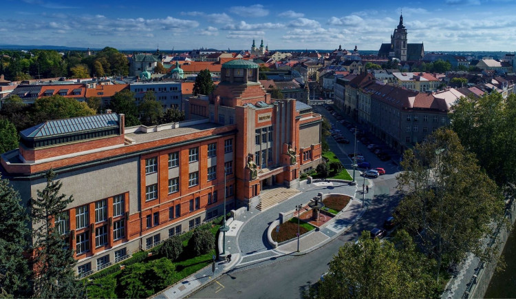 Hradecké muzeu přiváží výstavu o středověkých městech východních Čech