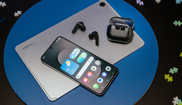 Samsung představil nejtenčí tablet Galaxy Tab S11 Ultra a nový Galaxy S25 FE