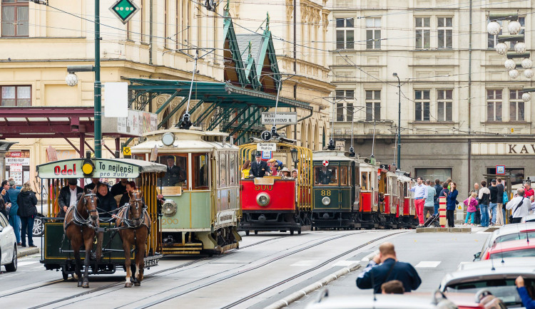 Prahu čeká tramvajový průvod k 150. výročí městské hromadné dopravy
