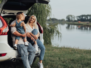 Rodinná dovolená na konci léta: Tipy, které nezruinují rozpočet