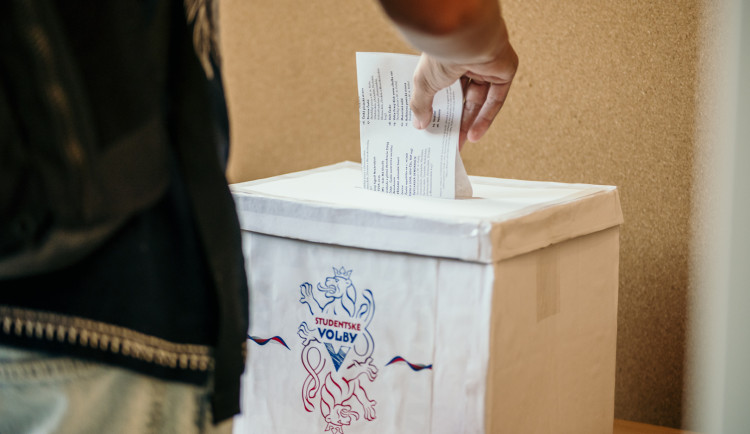 Gymnazisté z Plzeňského kraje by volili STAN. ANO ani Motoristy by do Sněmovny nepustili