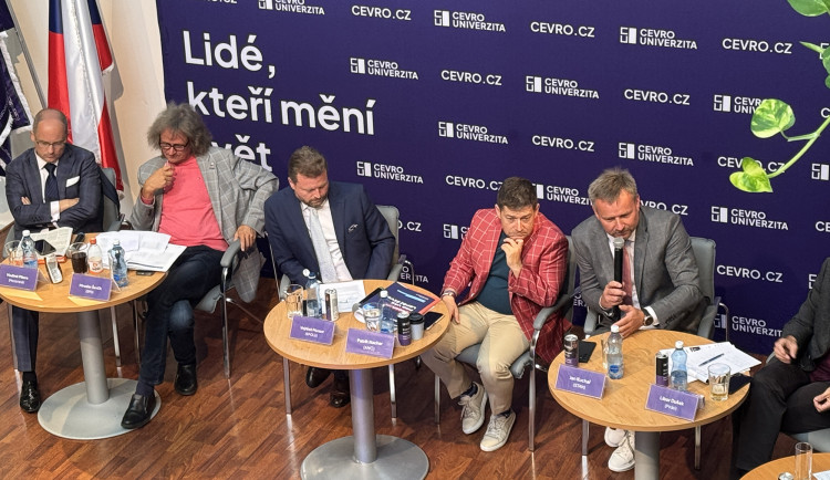 Rozhodne volby peněženka? CEVRO Univerzita hostila velkou předvolební ekonomickou debatu