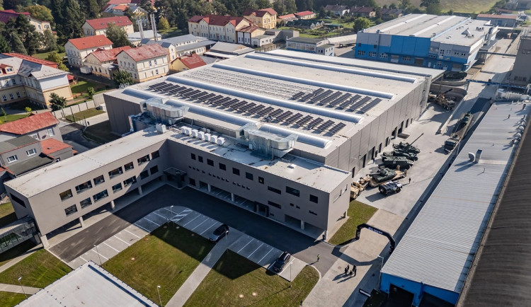 Nová hala a memorandum o tancích Leopard. Šternberská zbrojovka rozšiřuje výrobu