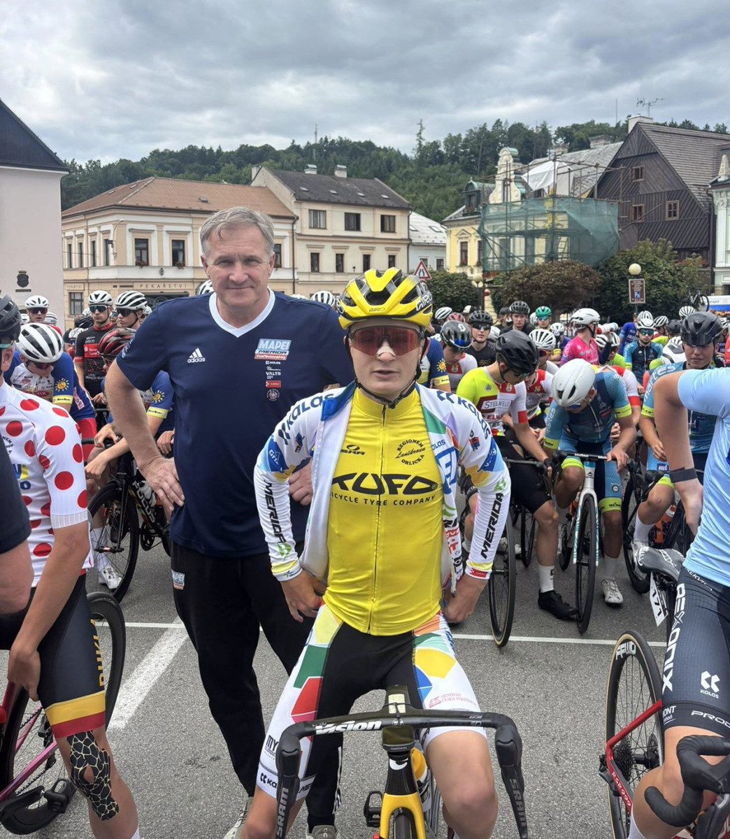 Jiří Kaňkovský starší a Matěj Piták. Borce z Vrchlabí trénoval Kaňkovský v Olomouci od jeho deseti let. Po osmi letech je z toho přestup do Visma | Lease a Bike.