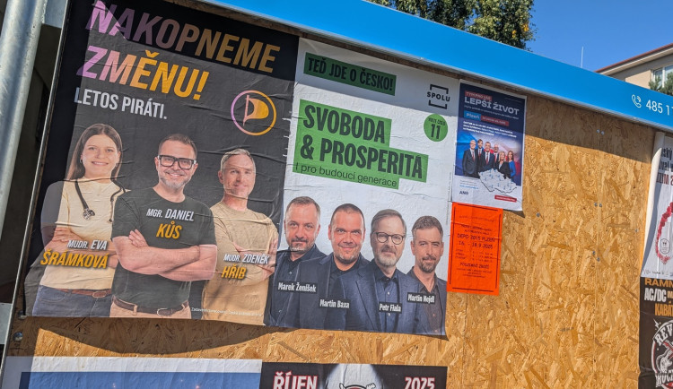 Nadšenec do politiky neváhá kvůli lepším kandidátům volit v jiném kraji