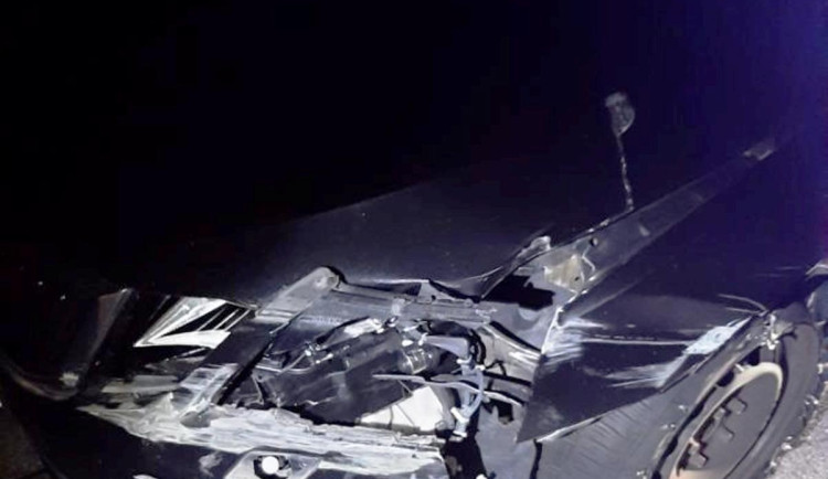 Cizinec s téměř třemi promile boural u Dvorců a ujel. Našli ho u Dolní Cerekve