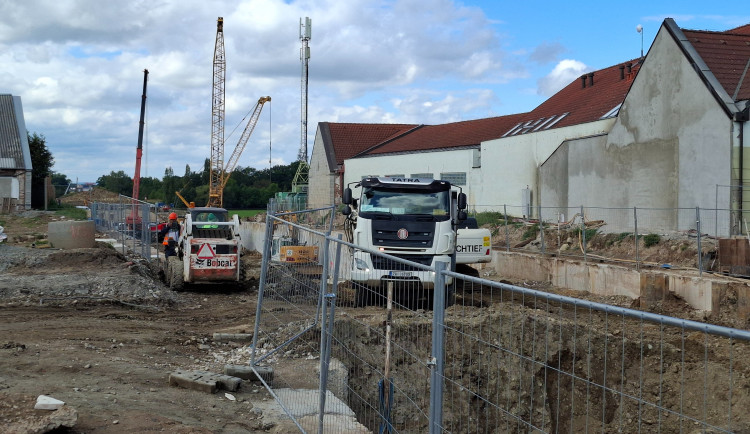 Severní spojka z výšky. Podívejte se, jak pokračují práce na klíčovém dopravním spojení