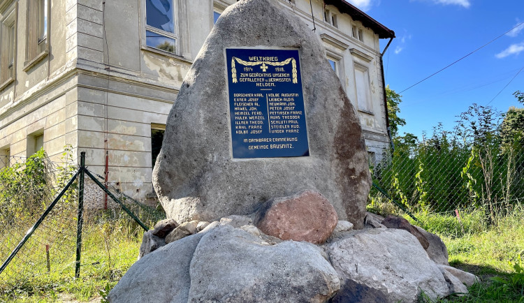 Trutnov obnovil památník padlým z první světové války