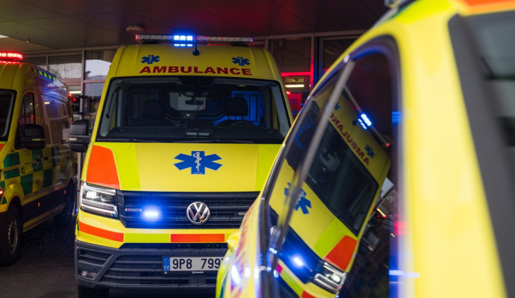 Záchranáři v Plzni dostali sedm nových sanitek, jsou modernější a prostornější