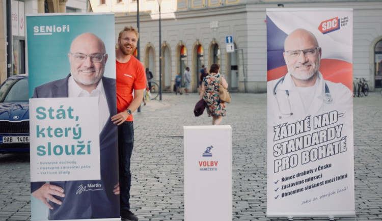 „Strach je nejsilnější zbraní." Dokument ukazuje snadnou manipulaci voličů