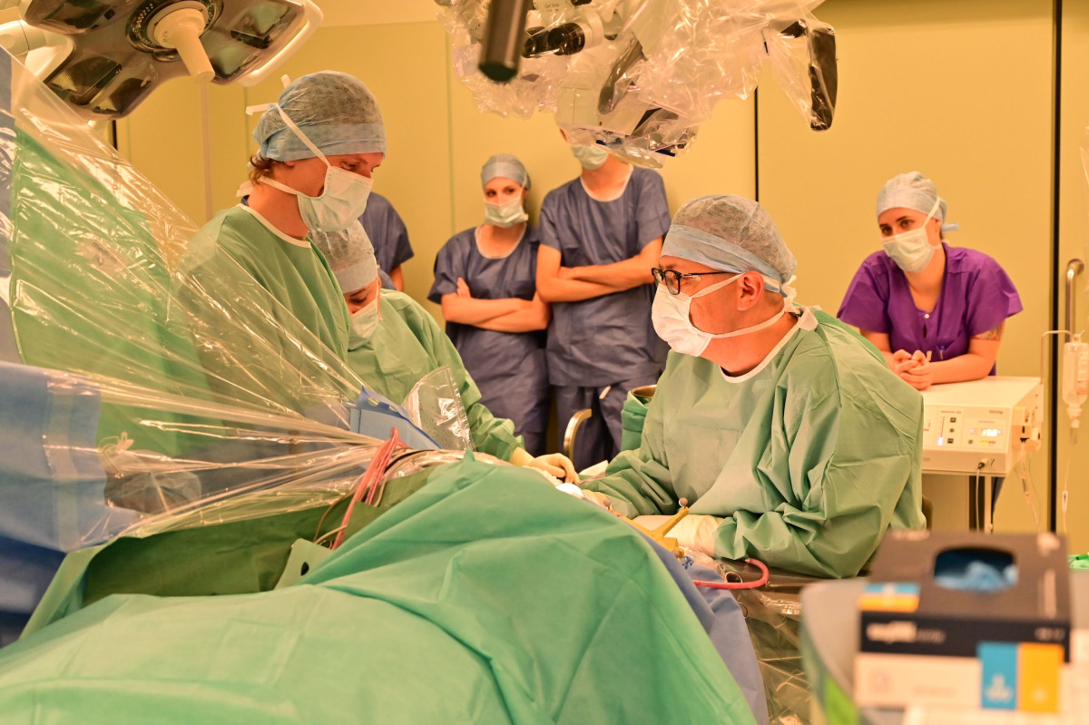 Dávali mu pár týdnů. Devět let po léčbě mozkového nádoru hraje houslista František Černý dál