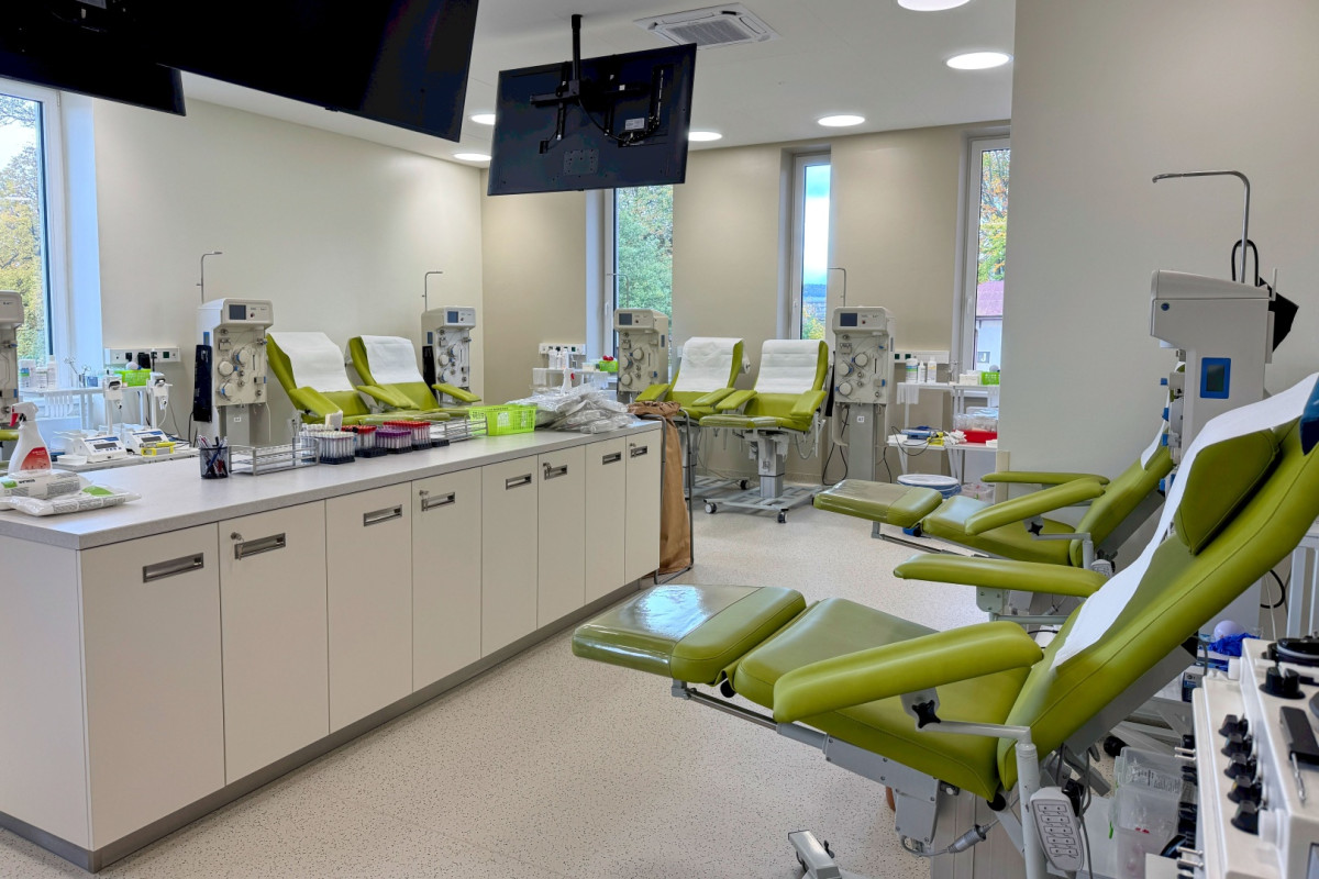 Hradecký kraj otevřel v Oblastní nemocnici Trutnov novou budovu laboratoří