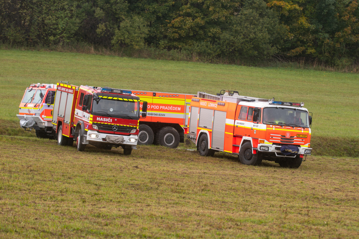 VIDEO: Požár v lese jen nanečisto. Záchranné složky trénovaly na Bruntálsku