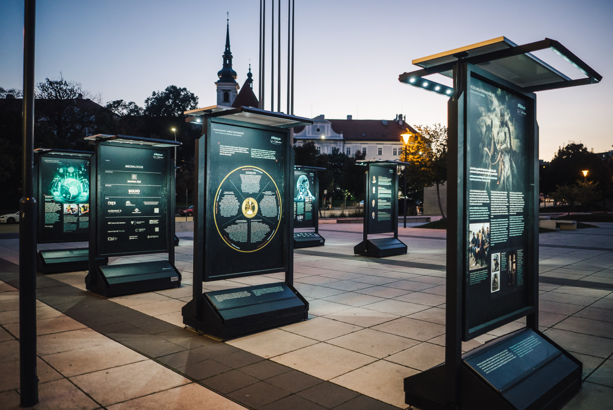 Futurum ex machina aneb jak umělá inteligence mění svět