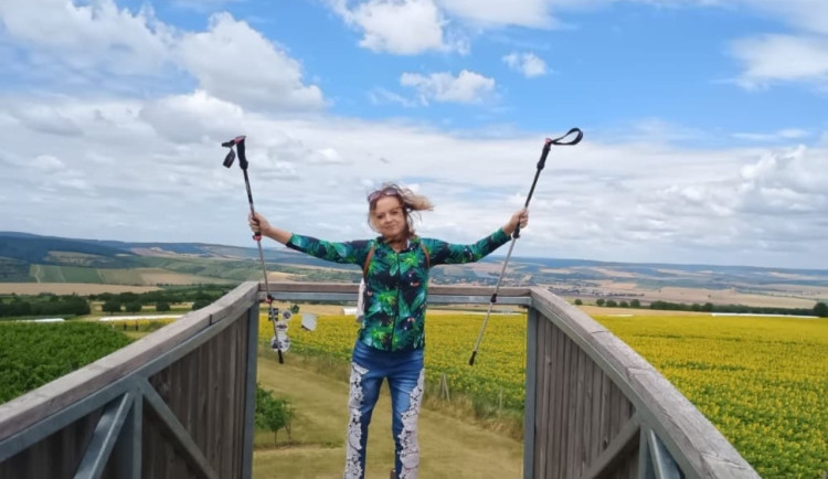 Michaela má za sebou rakovinu a amputaci. Pomohla by jí voděodolná protéza