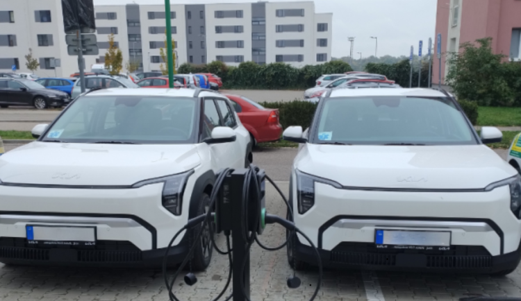 Jaroměř pořizuje elektromobily pro terénní pečovatelskou službu