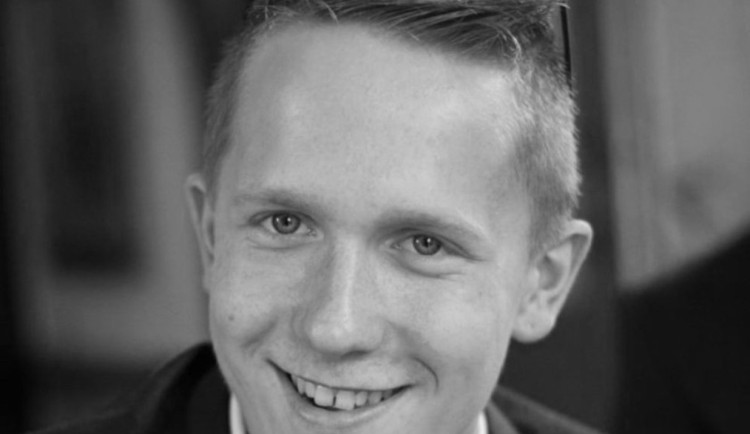 Nejen Žďár dnes vzpomíná. V roce 2014 vyhasl život studenta Petra Vejvody