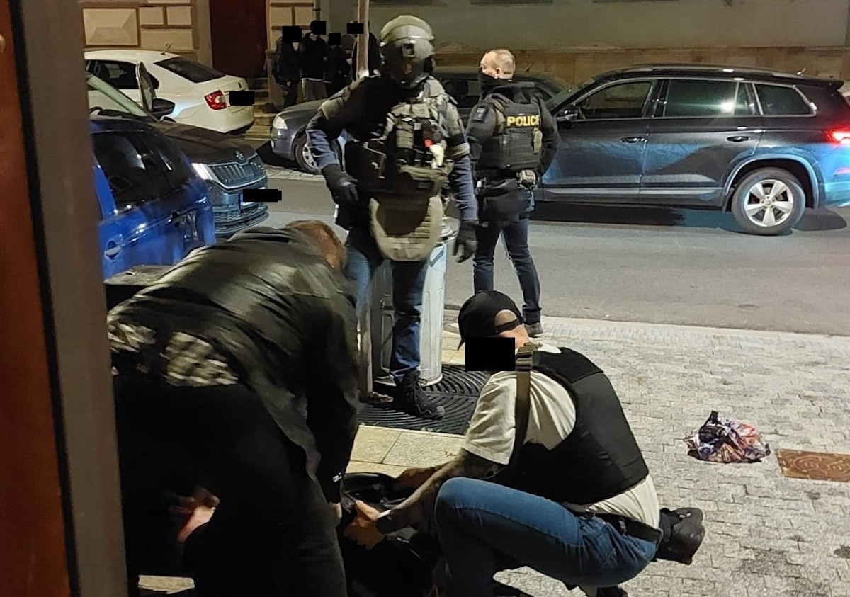 Kriminalisté zadrželi muže podezřelého z přepadení benzinové stanice v Písku