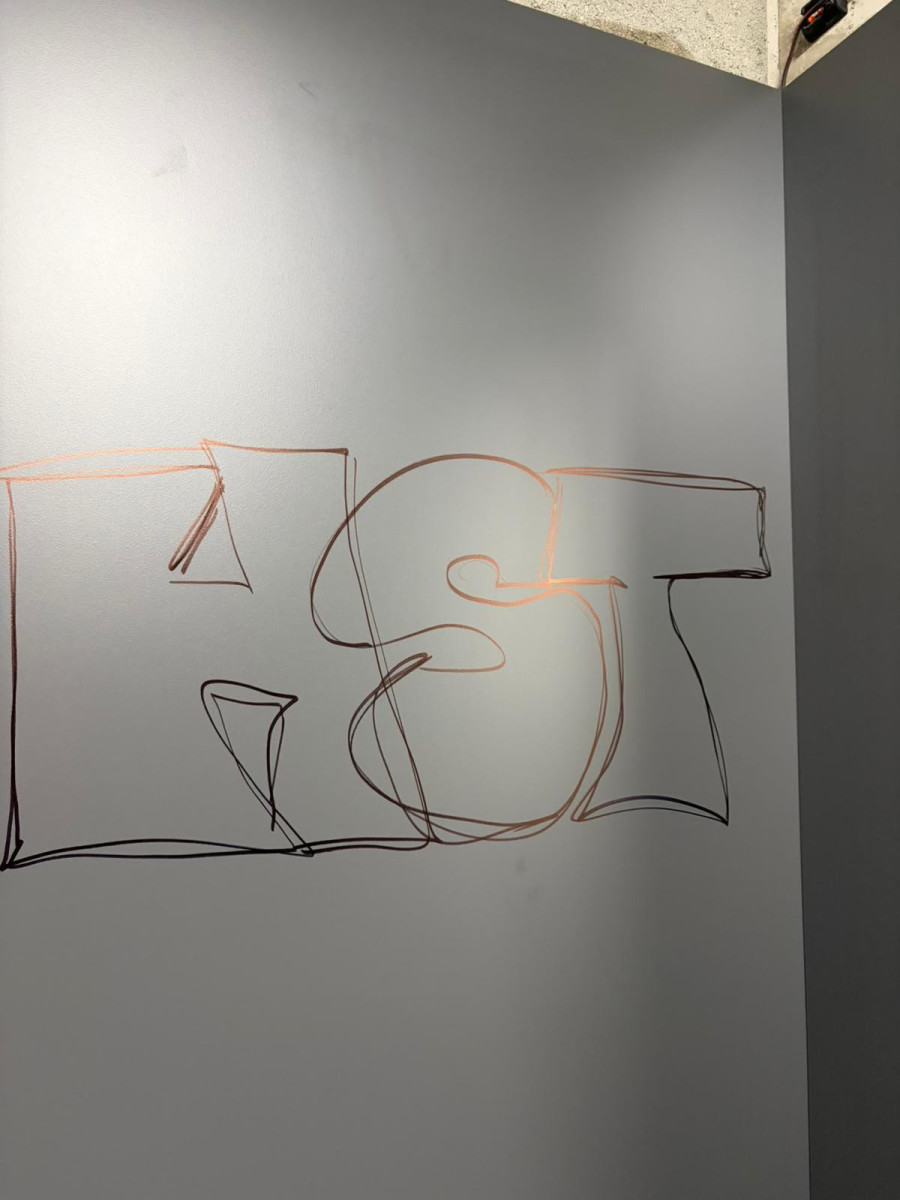 FOTO: Smutná dohra derby v Jihlavě. Fanoušci Třebíče zničili záchody v Horácké aréně. Foto: Se svolením Horácké arény