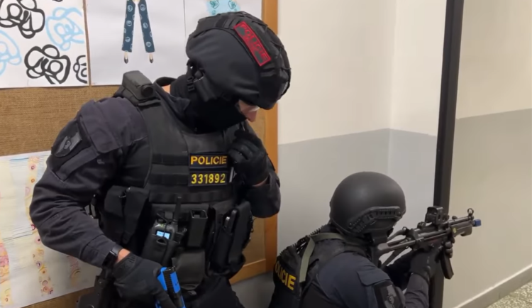 Škola Kateřinky jako centrum mimořádné rozsáhlého cvičení. Téma: útok ozbrojeného útočníka