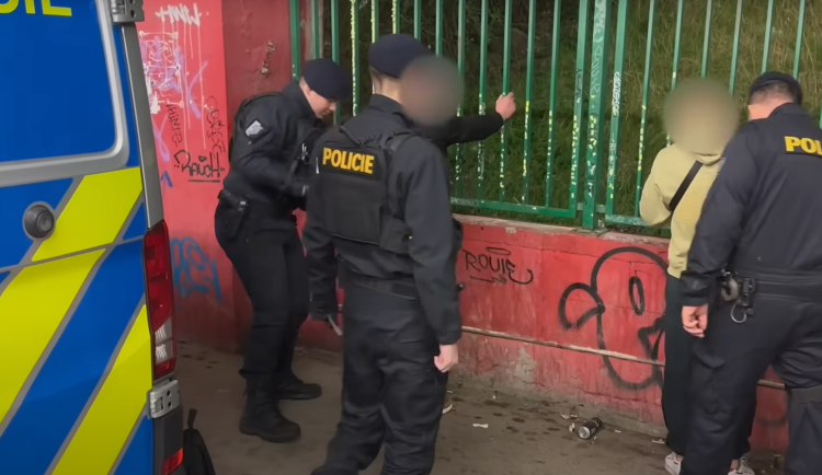 Policie zasahovala v akci Faraon. Kontrolovala cizince v hlavním městě