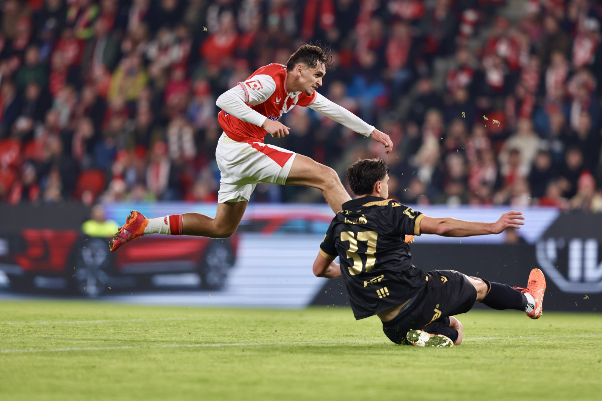 Fotbalisté Slavie porazili Ostravu 2:0 a v lize po třech zápasech zvítězili