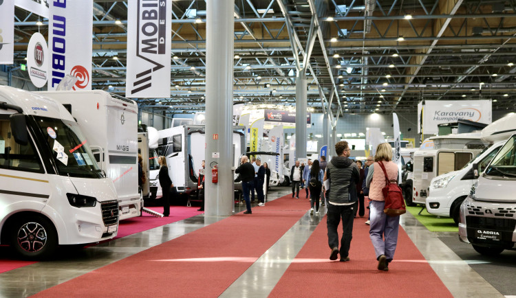 Na brněnské výstaviště se sjíždí cestovatelé, začala tam výstava karavanů