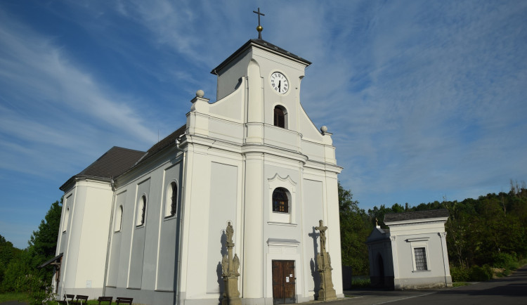 Šikmý kostel v Karviné čeká oprava za sedm milionů korun, bude mít novou střechu