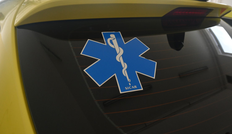 Záchranáři řešili několik poranění cirkulárkou. Radí, co v takovém případě dělat