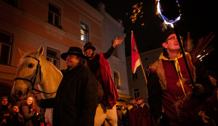 Jarmark, rohlíčky, ohňostroj. Do Jihlavy v úterý po roce přijede svatý Martin