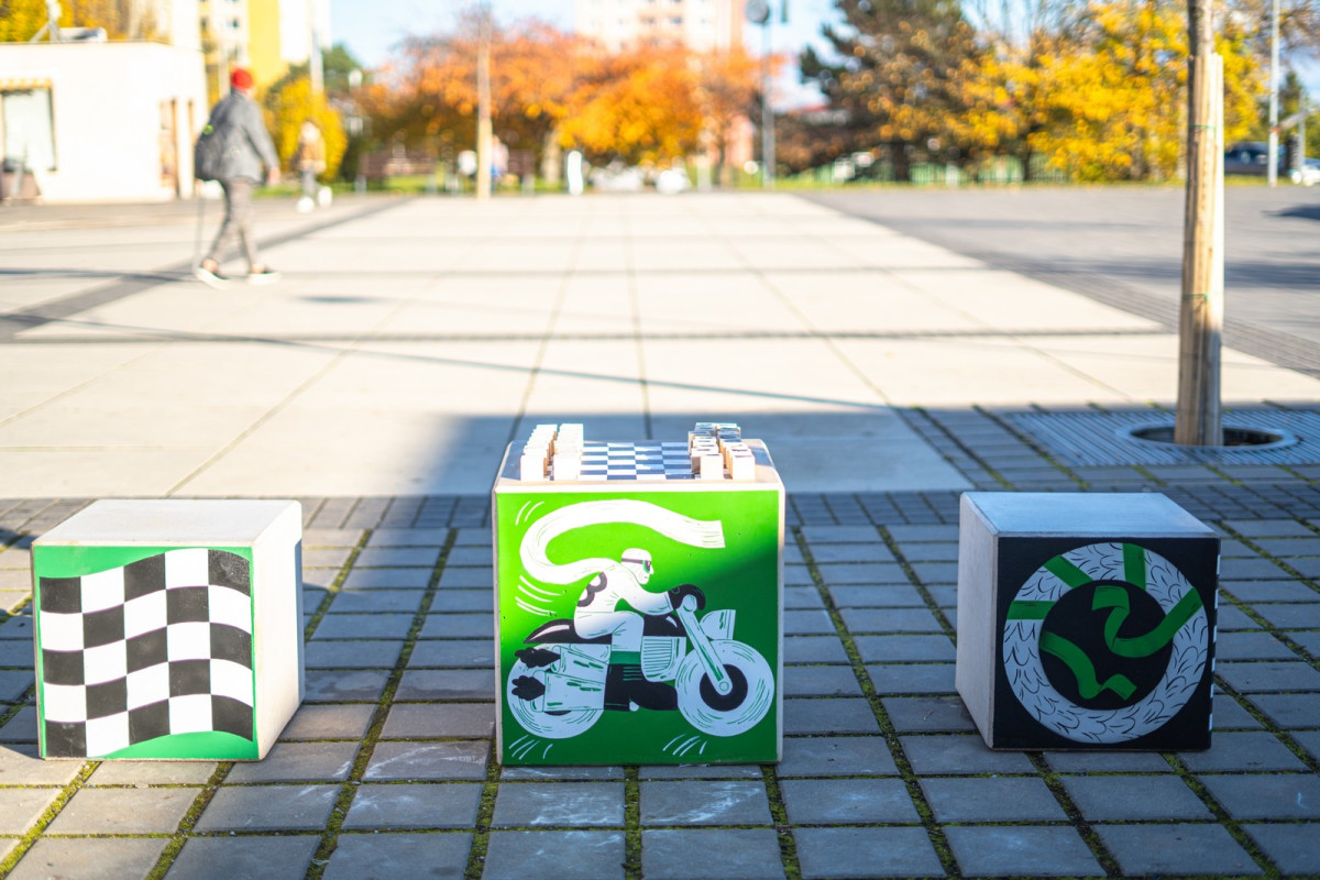 Kohoutovice mají venkovní šachy bez zámku, figurky hlídá celé sídliště