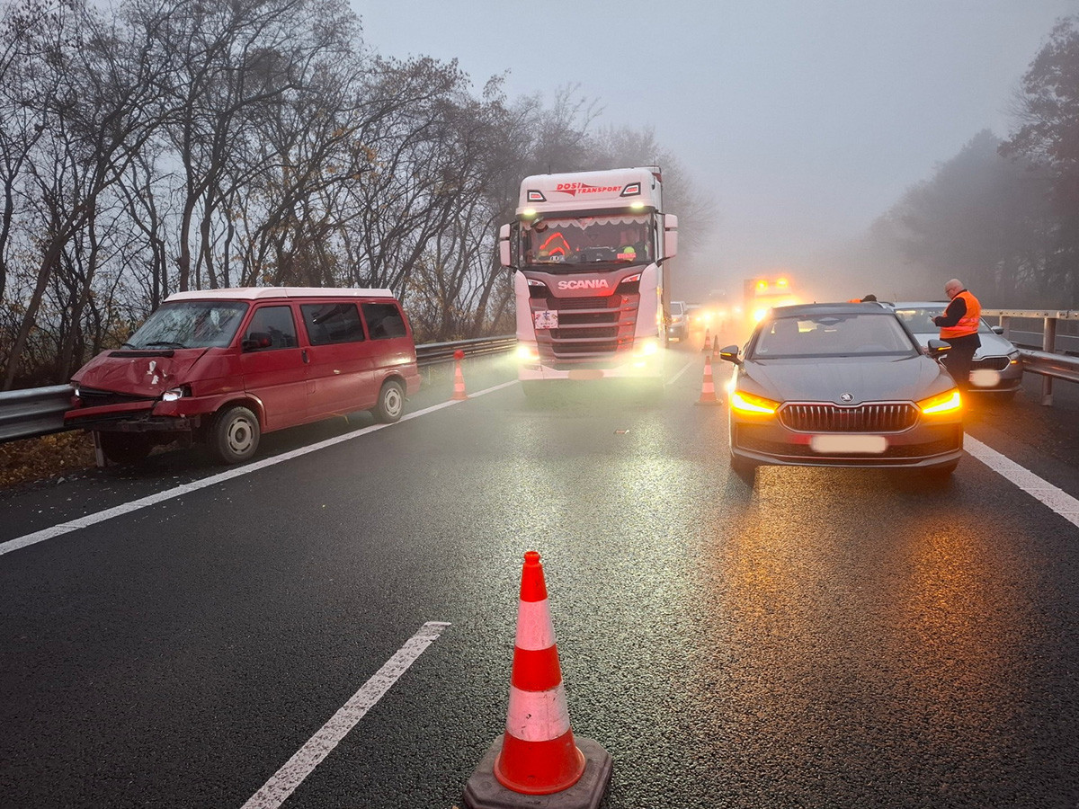 Ke dvěma dopravním nehodám došlo na dálnici D35 také u litovelské části Unčovice