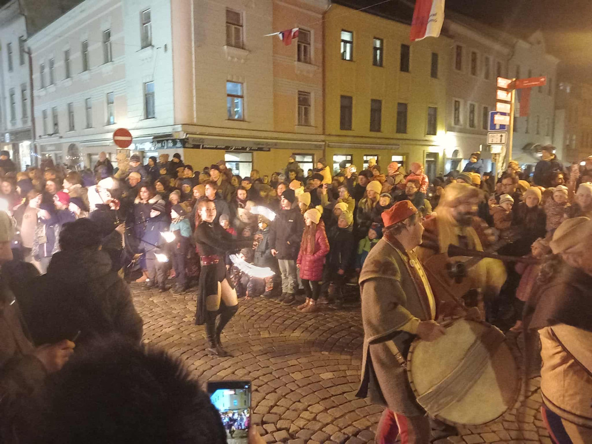 FOTO: Sledujeme příjezd svatého Martina do Jihlavy. Přilákal tisíce lidí