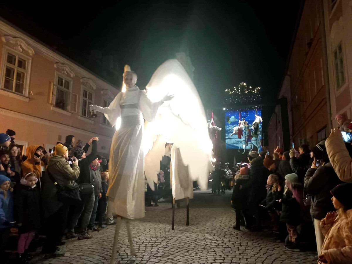 FOTO: Sledujeme příjezd svatého Martina do Jihlavy. Přilákal tisíce lidí