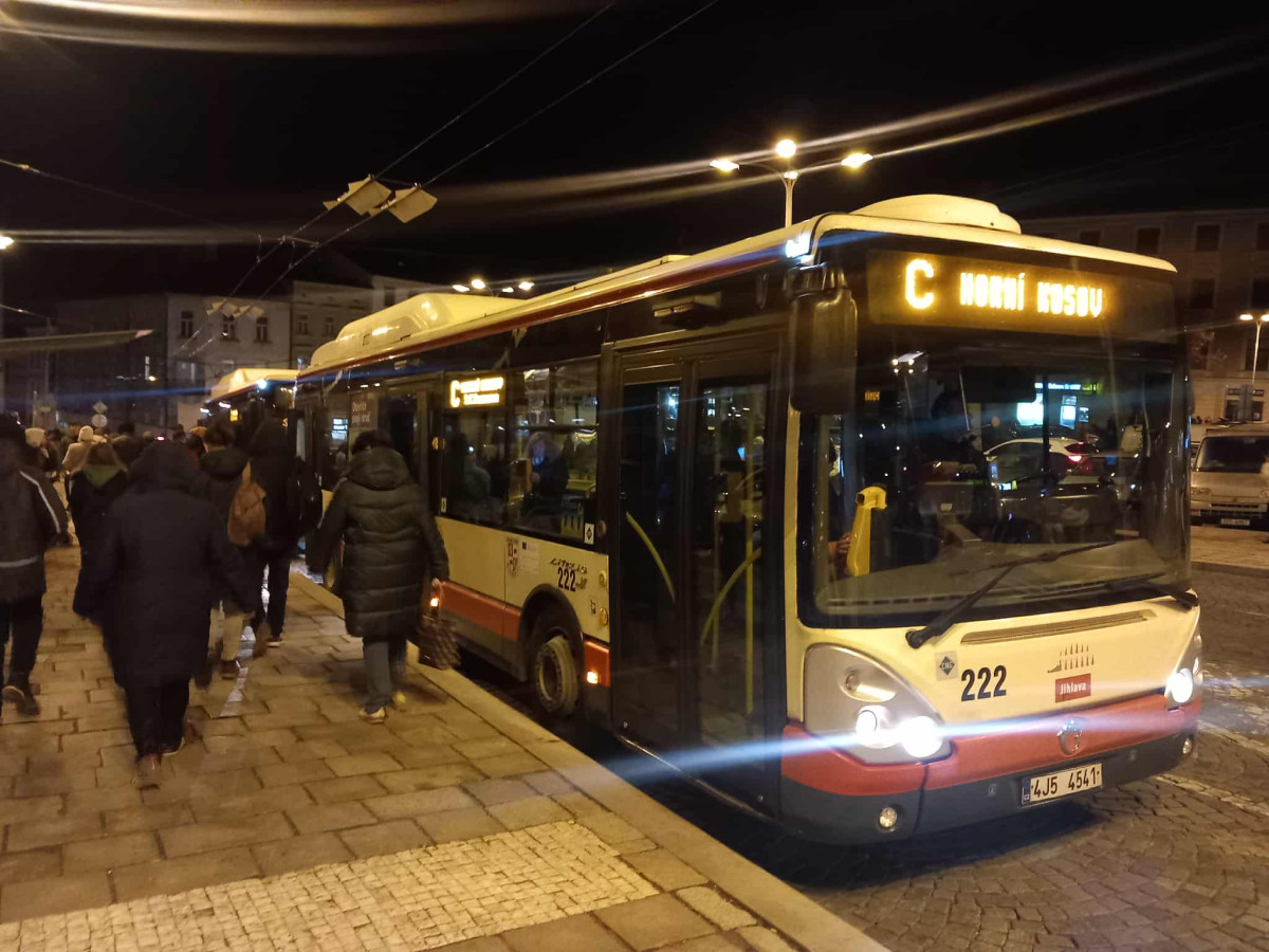 FOTO: Sledujeme příjezd svatého Martina do Jihlavy. Přilákal tisíce lidí