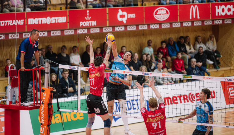 Jihostroj převálcoval i Kladno 3:0 a dál vládne ČEZ extralize