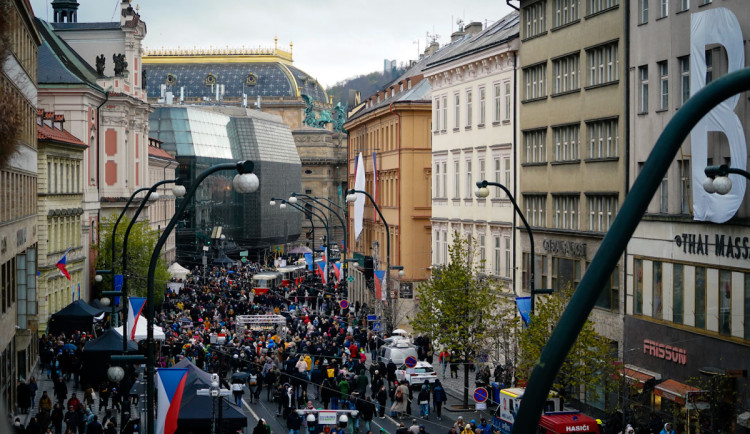 Výročí sametové revoluce připomenou desítky akcí. Centrem tradičně bude Národní třída