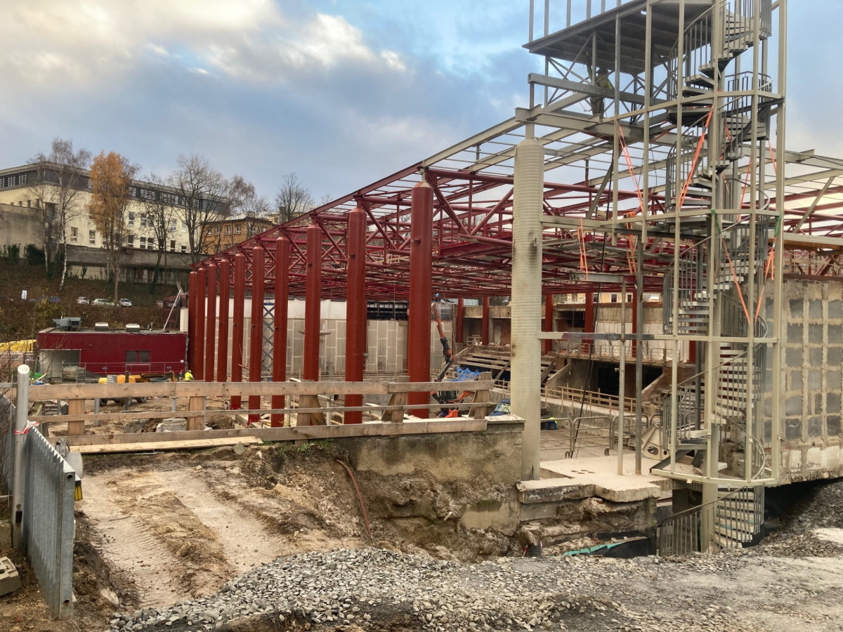 Aktuální podoba bazénu, který prochází rekonstrukcí.