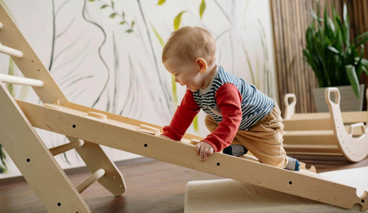 Jak zabezpečit dětská hřiště: Co by měli rodiče vědět