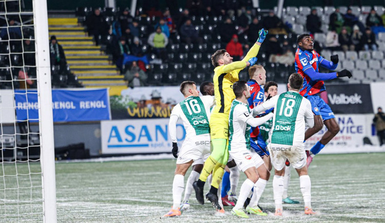 Mrazivý duel Jablonce s Plzní přinesl divokou remízu 3:3