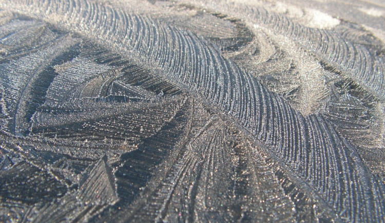 Meteorologové vydali výstrahu před ledovkou