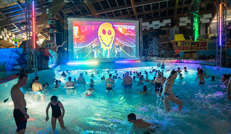 Halloween Night Party v Aquapalace Praha