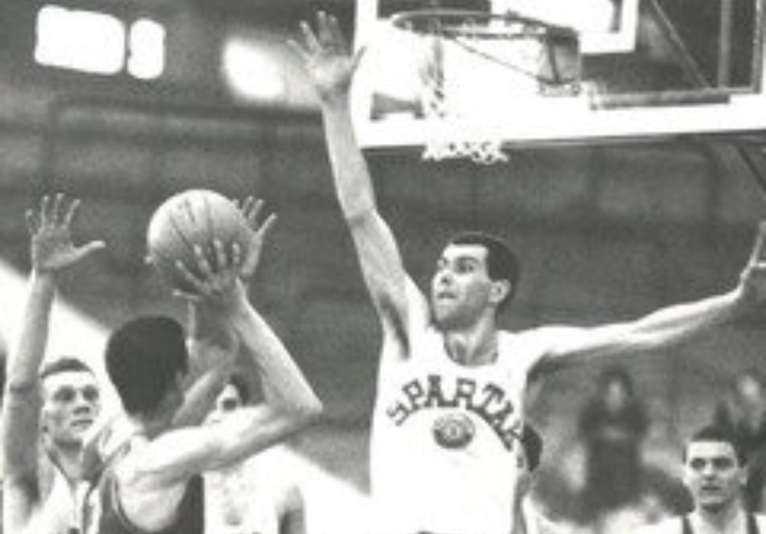 Brněnští basketbalisté nastoupí v retro dresech, které poputují do charitativní aukce