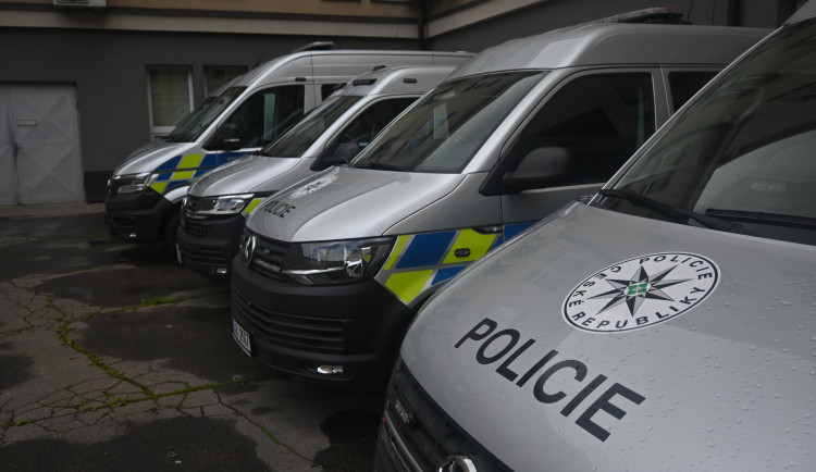 Kriminalisté zadrželi v Jihlavě dvě osoby. Měly podvádět při nakládání s financemi